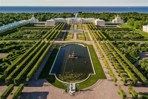 Александровский сад в Петергофе