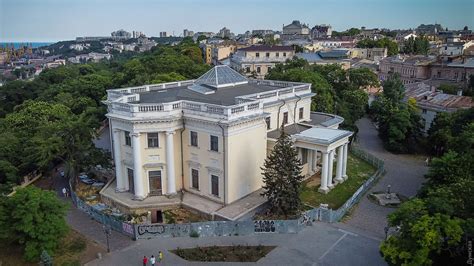 Архитектурный ансамбль Воронцовского дворца в Алупке - декор для грандиозных событий сериала