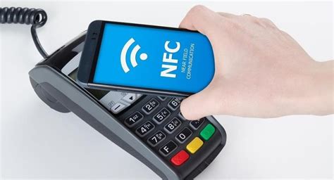 Бесконтактные платежи через модуль NFC