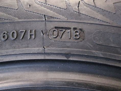 Визуальный осмотр: советы по определению возраста шин Pirelli