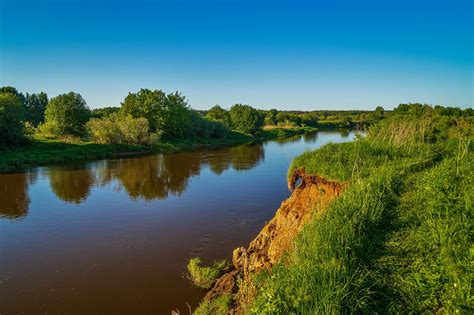 Водные маршруты на прекрасных просторах реки Клязьма: незабываемый отдых и увлекательные развлечения для всех