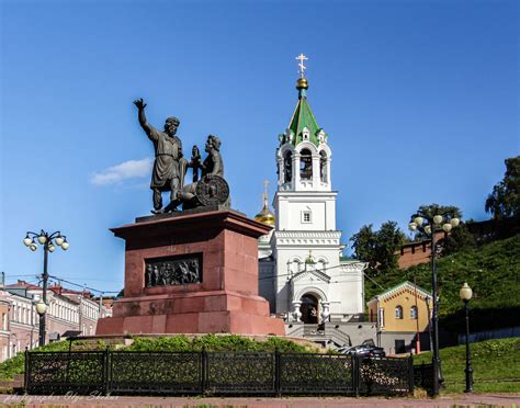 Воздвижение памятника Героине Франции в городе