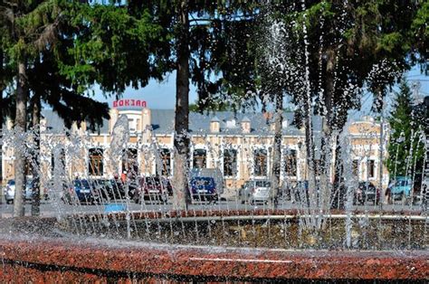 Зарождение творческого пути в маленьком провинциальном городке