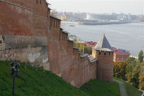 Историческая крепость на берегу Волги