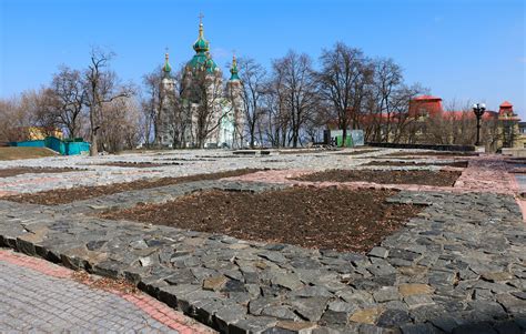 Историческое святыней место в Старом Киеве