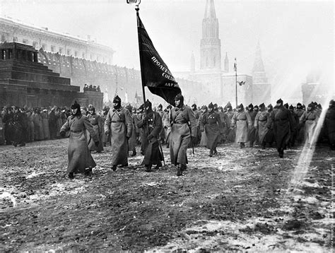 История Московской Красной площади: от пожаров до парадов