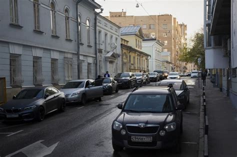 История платных парковок в Москве