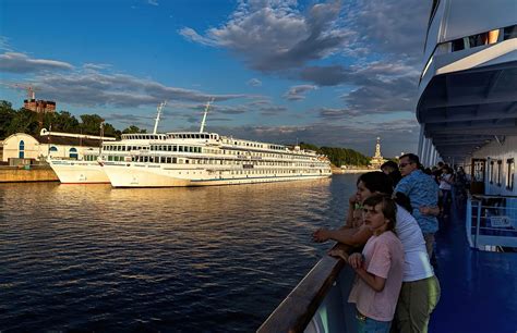 Круизы вдоль живописных берегов Волхова