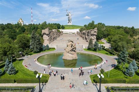 Легенды и предания: история возникновения величественного памятника