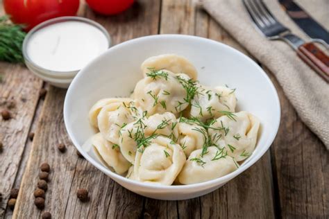 Магия домашних пельменей: приготовление нежной и вкусной начинки