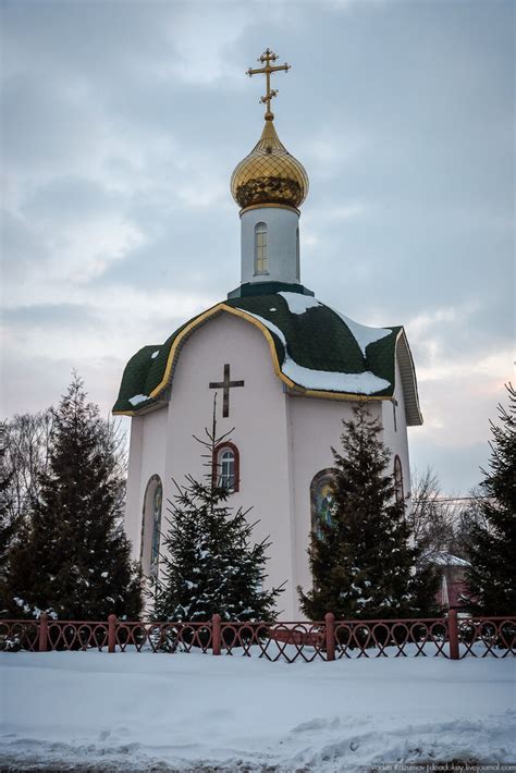 Первое место возведения священного храма: вершина Хермопольского холма