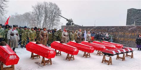 Перевозка останков Великого Воина в Северную Столицу