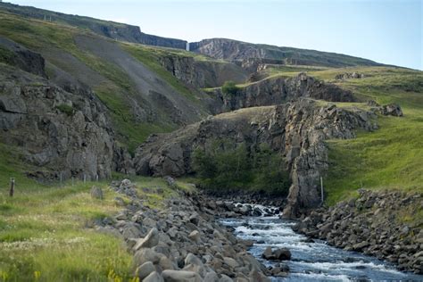 Раскопайте потоки и ручьи