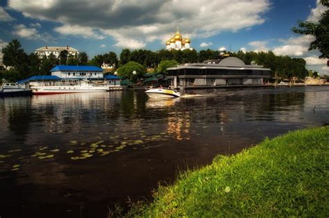 Река Которосль: прекрасный маршрут через исторический центр города