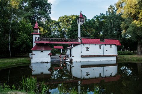 Сказочный замок в парке "Любовь" - развлечения и фотосессии для всей семьи