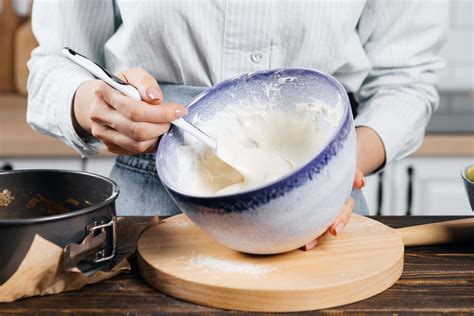 Соединение сиропа и взбитых белков: секреты гармоничного сочетания вкусов