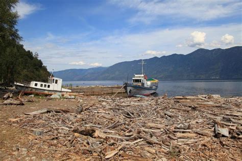 Среди водного простора на Южном берегу