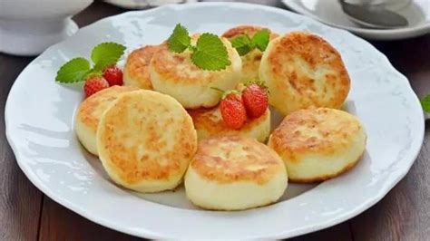 Сырники с мороженым молочным продуктом: просто и вкусно!