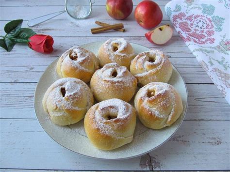 Сытные и полезные творожные булочки с изюмом - идеальный перекус для школьника