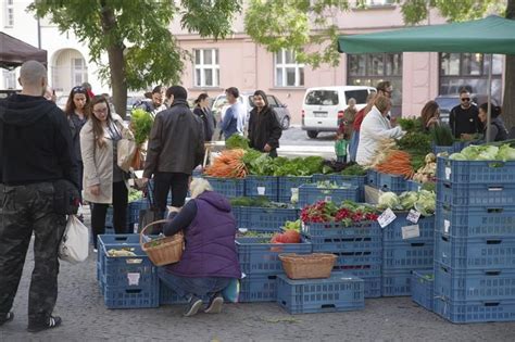 Фермерский рынок: идеальное место для поиска уникальных свинных деликатесов