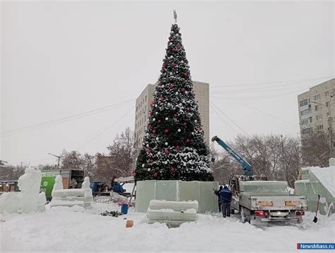 Холодный городок и каток на площади Тукай