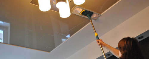 Как помыть натяжной потолок на кухне?